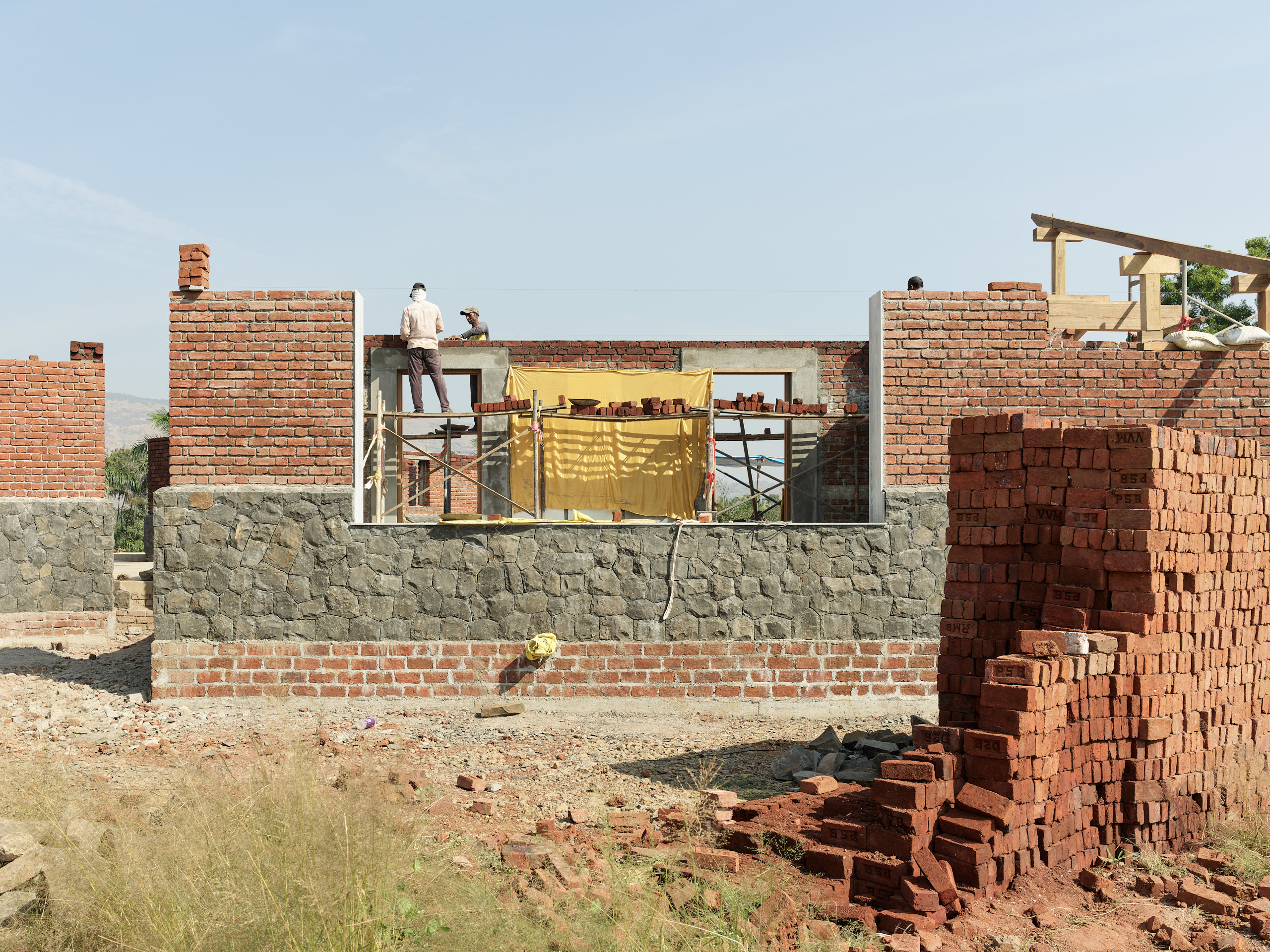 Case Design · House in Kamshet construction site